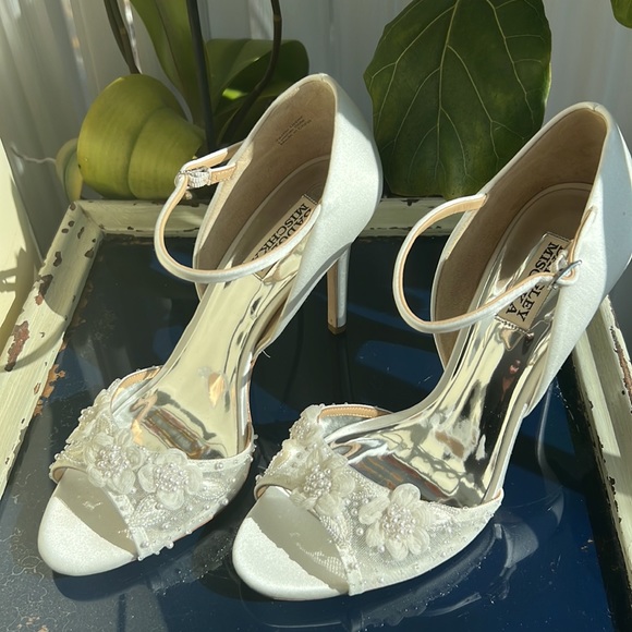 Badgley Mischka Carter Peep Toe D'Orsay White Size 9 - Picture 7 of 13